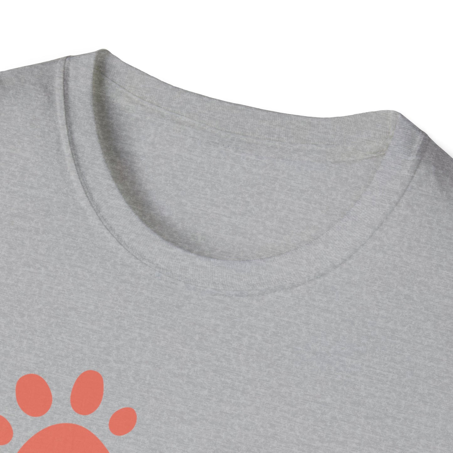 Dog Mom    Unisex Softstyle T-Shirt